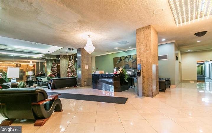 RIVER PLACE - Residential Lease