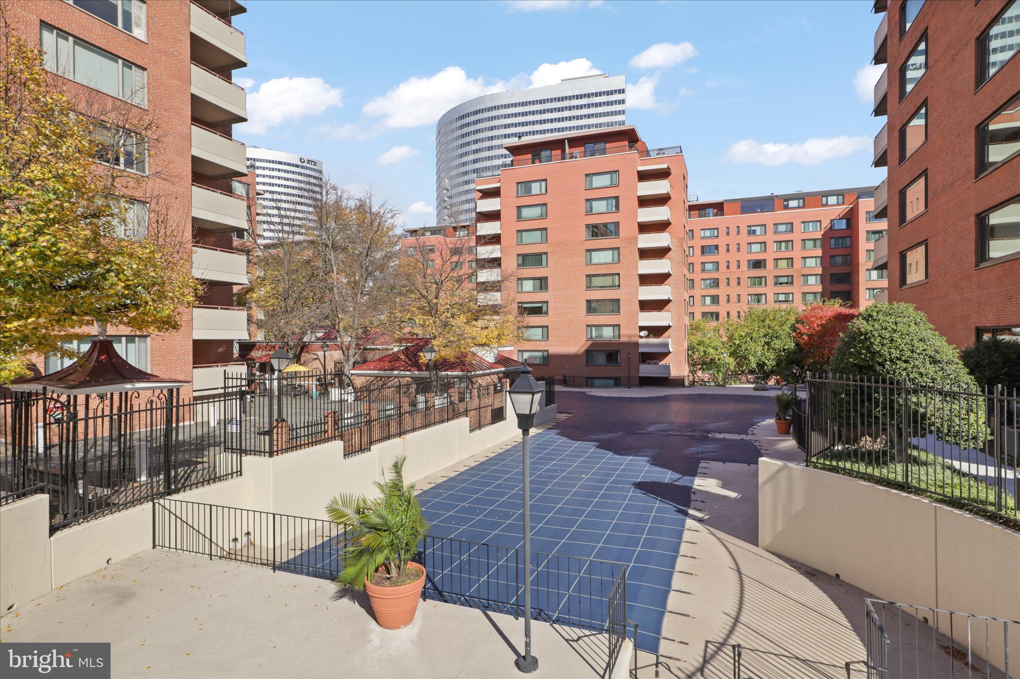 RIVER PLACE - Residential Lease