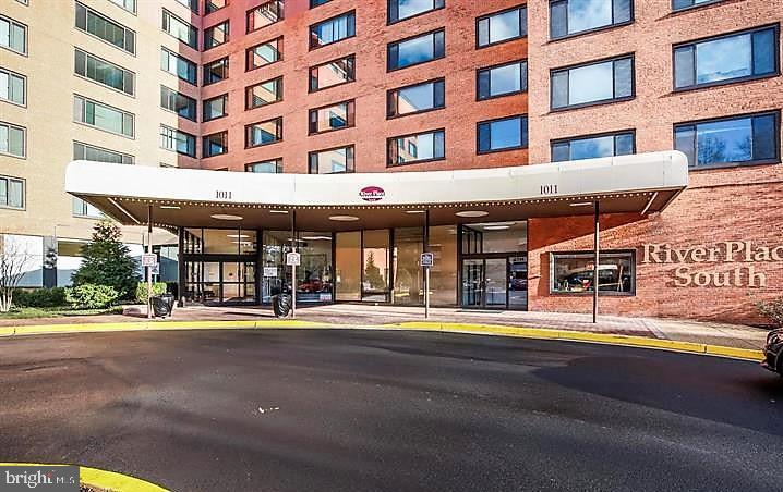 1011 ARLINGTON BOULEVARD 444