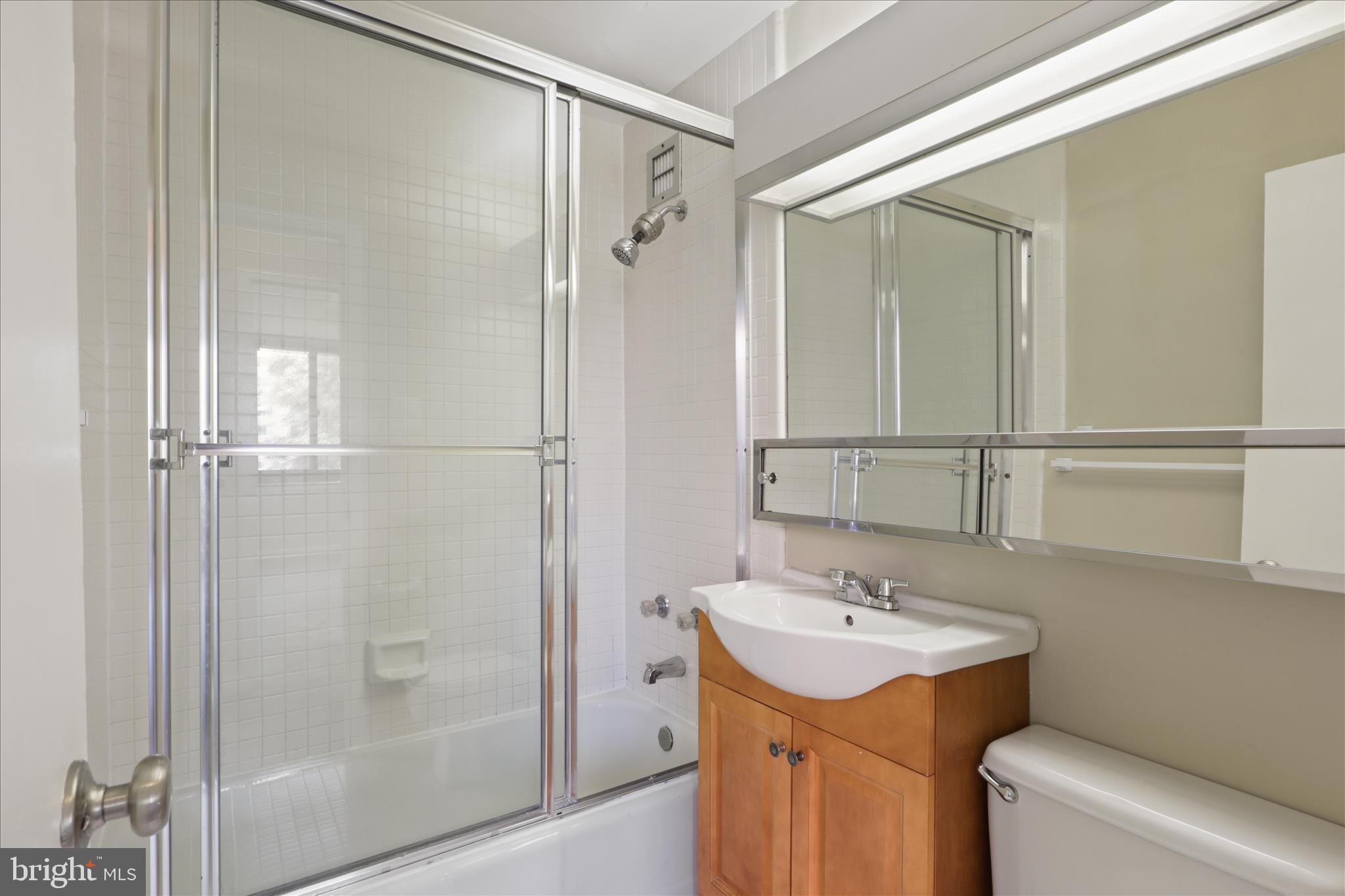 RIVER PLACE - Residential Lease