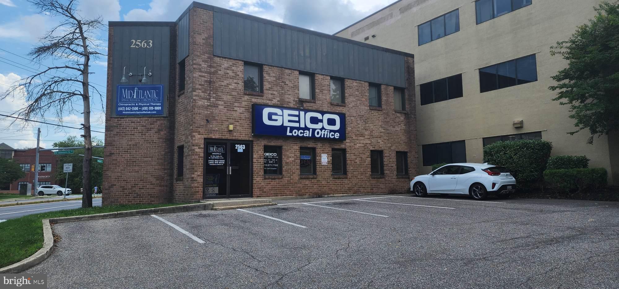 REGULARS - Commercial Lease