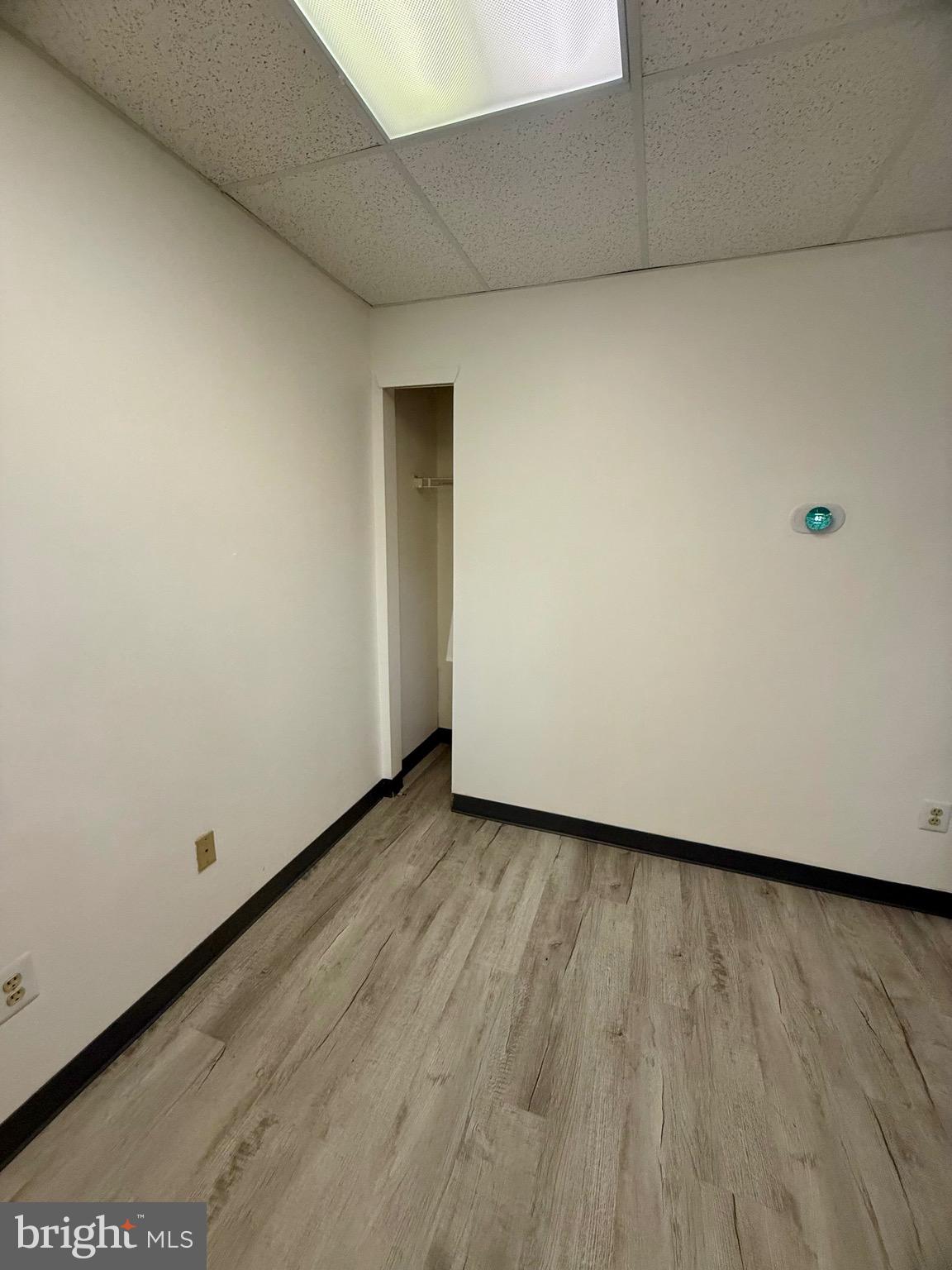 215 LAUREL ROAD E 101