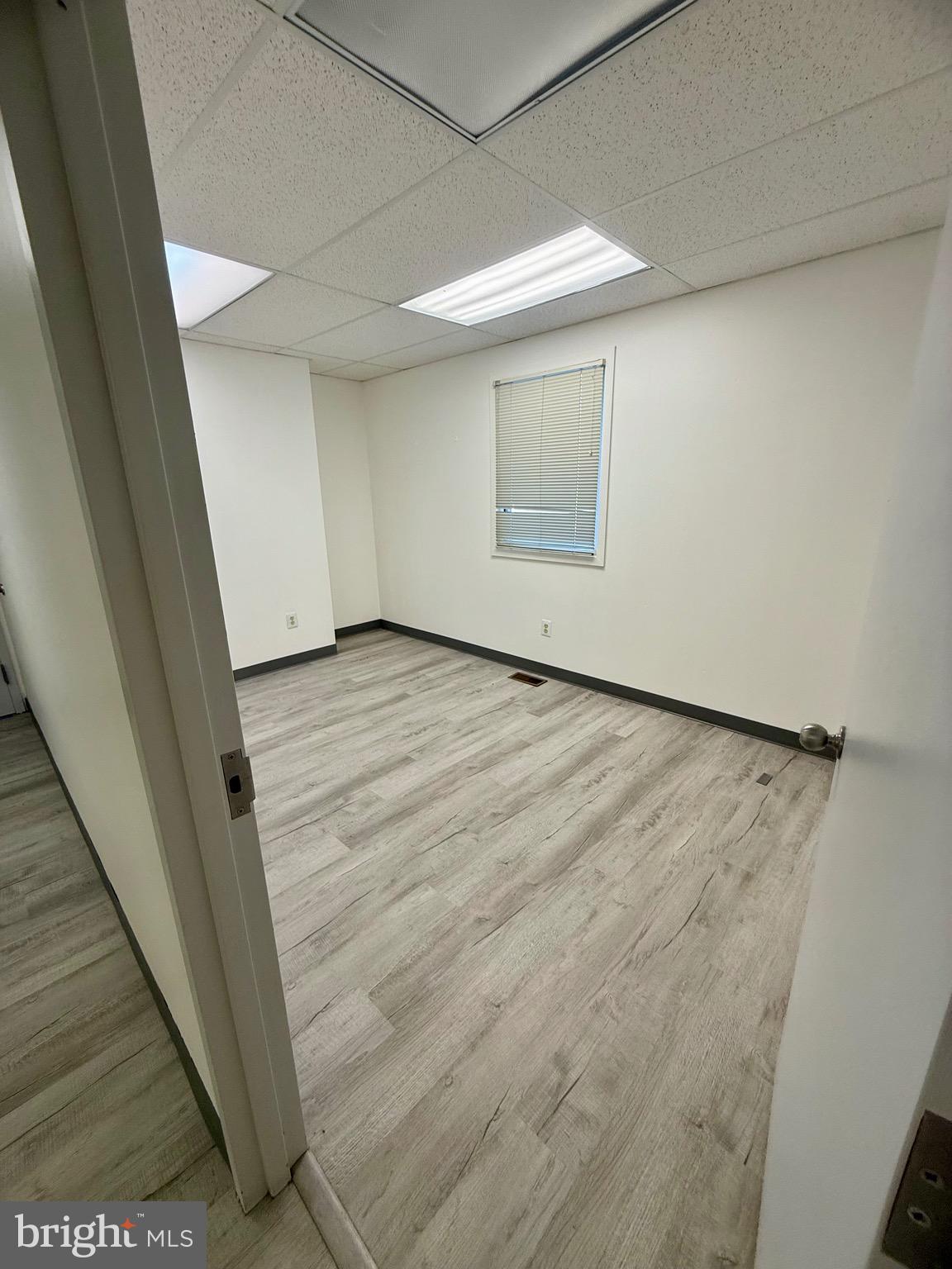 215 LAUREL ROAD E 101