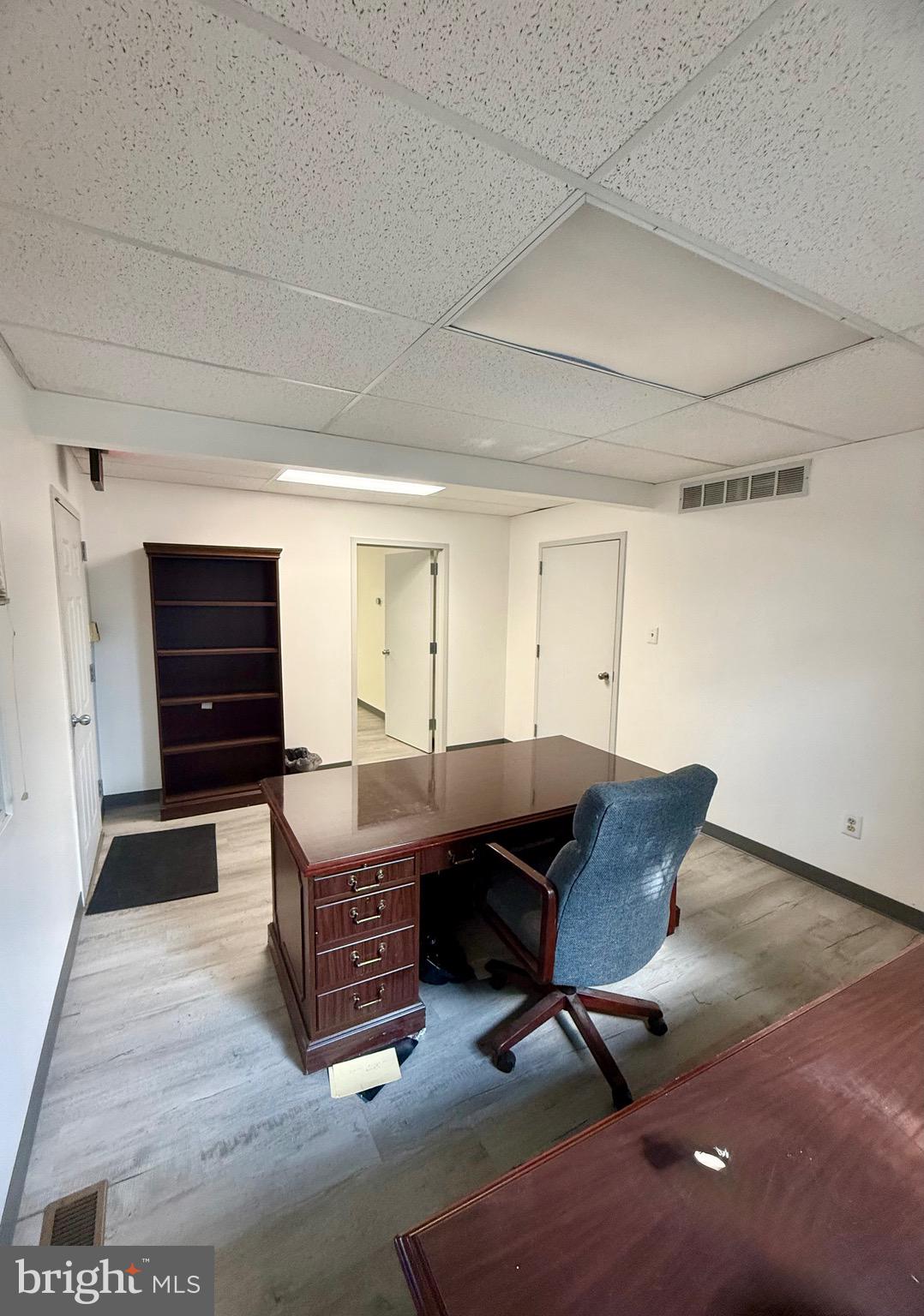 215 LAUREL ROAD E 101