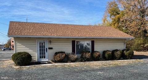 Photo of 103 Cedar Street, CAMBRIDGE, MD 21613 (MLS # MDDO2008526)