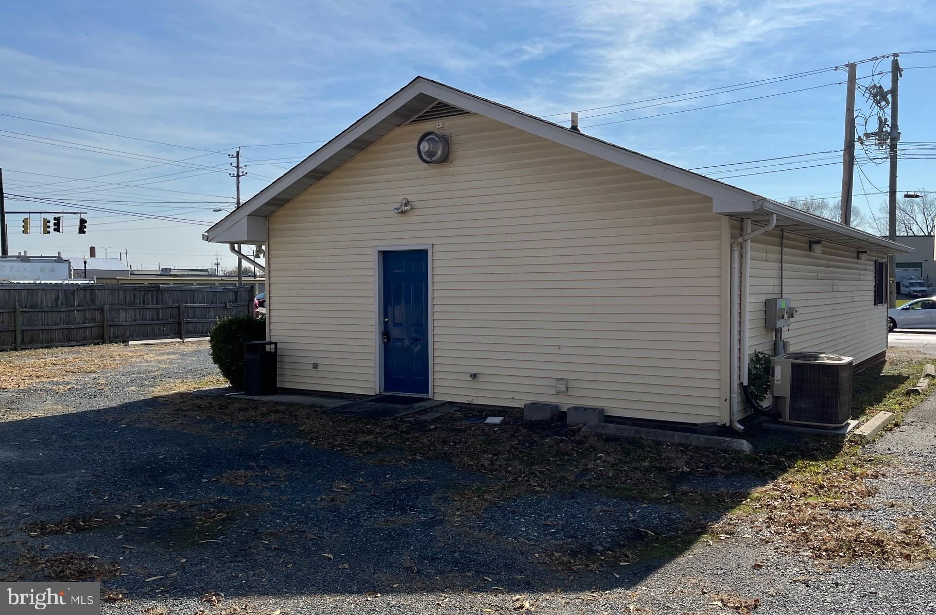 CEDAR STREET - Commercial Sale