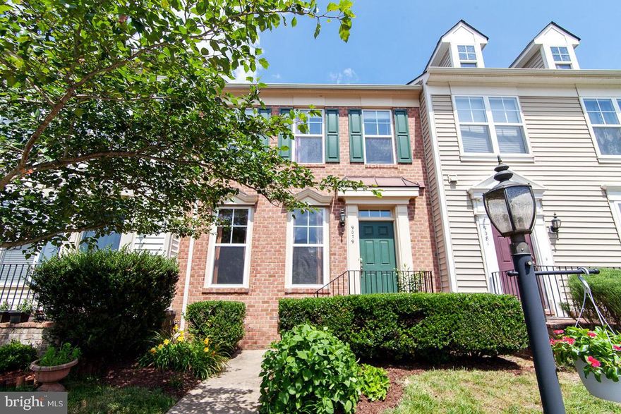 Spacious Pembrooke/Victory Lakes townhome backing to trees. This fully finished three-level beauty feels like a single-family home. Huge gourmet eat-in kitchen with a large island and tons of cabinets, is a cook s dream! Entertain off the kitchen on a spacious trex deck or throw in a movie in the generously sized finished basement with plenty of room to make into anything you d like. Three spacious bedrooms upstairs to include a master suite with a sitting area and a large full bath. This neighborhood has tons of amenities such as 3 pools, walking trails, clubhouse and so much more! Minutes to 66 & the VRE, close to restaurants, shopping and more! WELCOME HOME