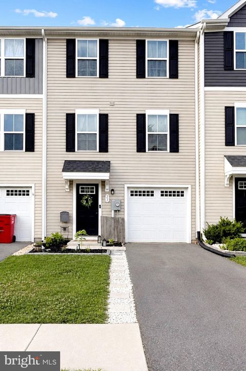 Townhouse For Sale - 23 Wiggles Court<br/> MARTINSBURG, WV 25403