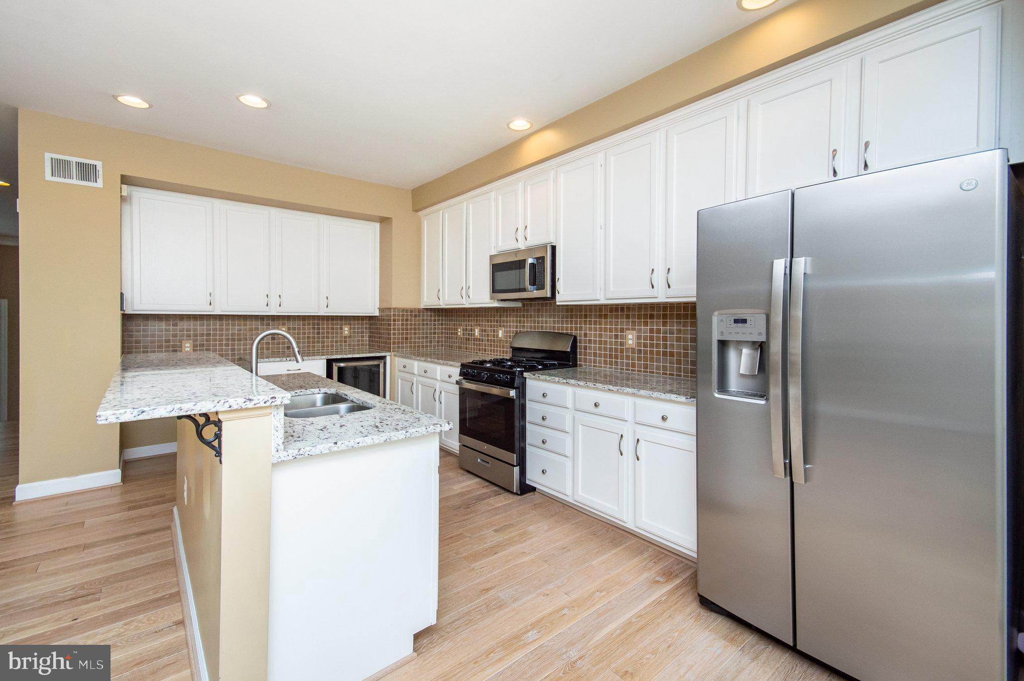 BELMONT BAY - Residential Lease