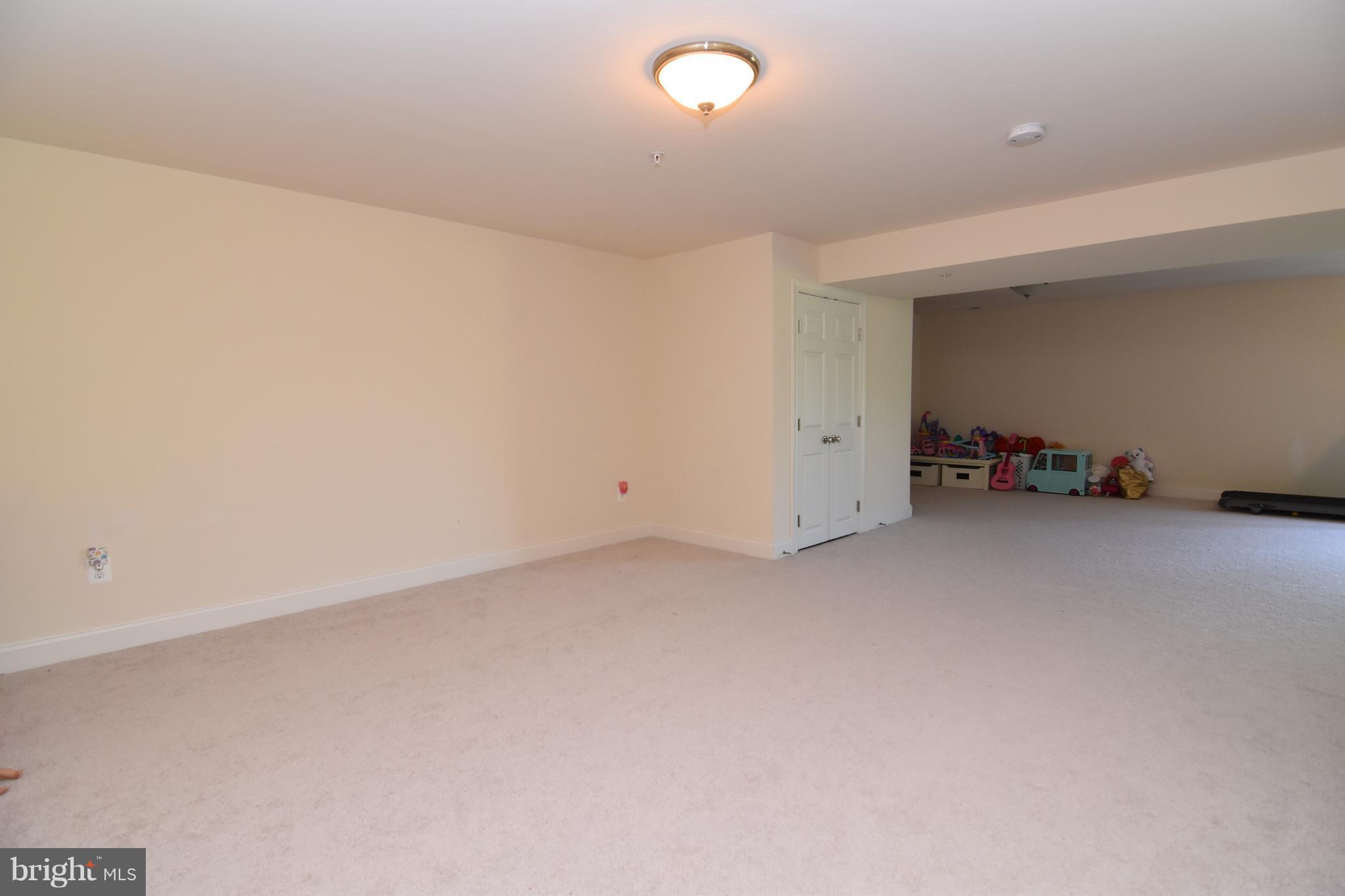 BROAD CREEK - Residential Lease