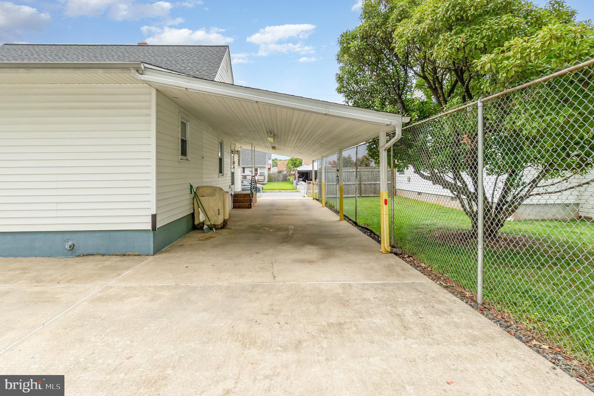 MARLYN MANOR - Residential