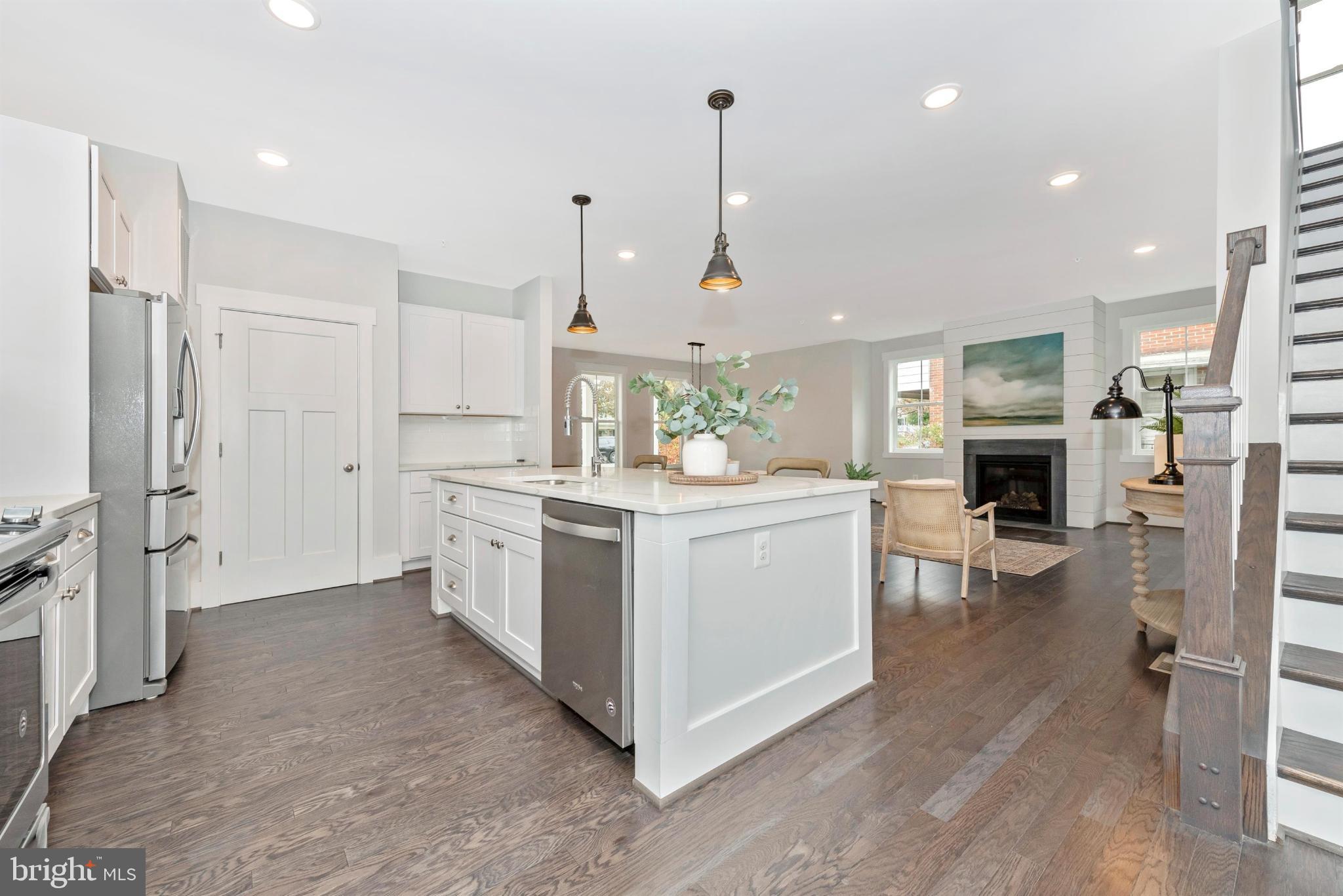 DOWNTOWN EASTON - Residential