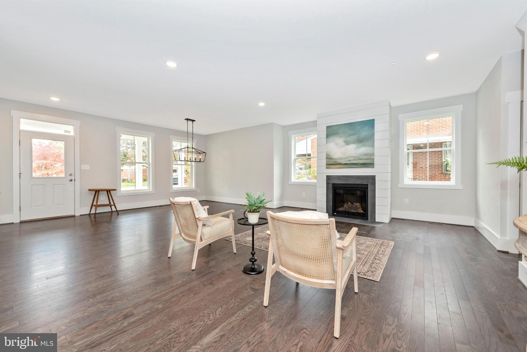 DOWNTOWN EASTON - Residential