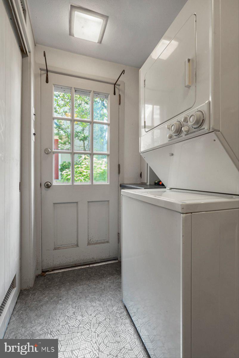 BARNES COURT CONDO - Residential