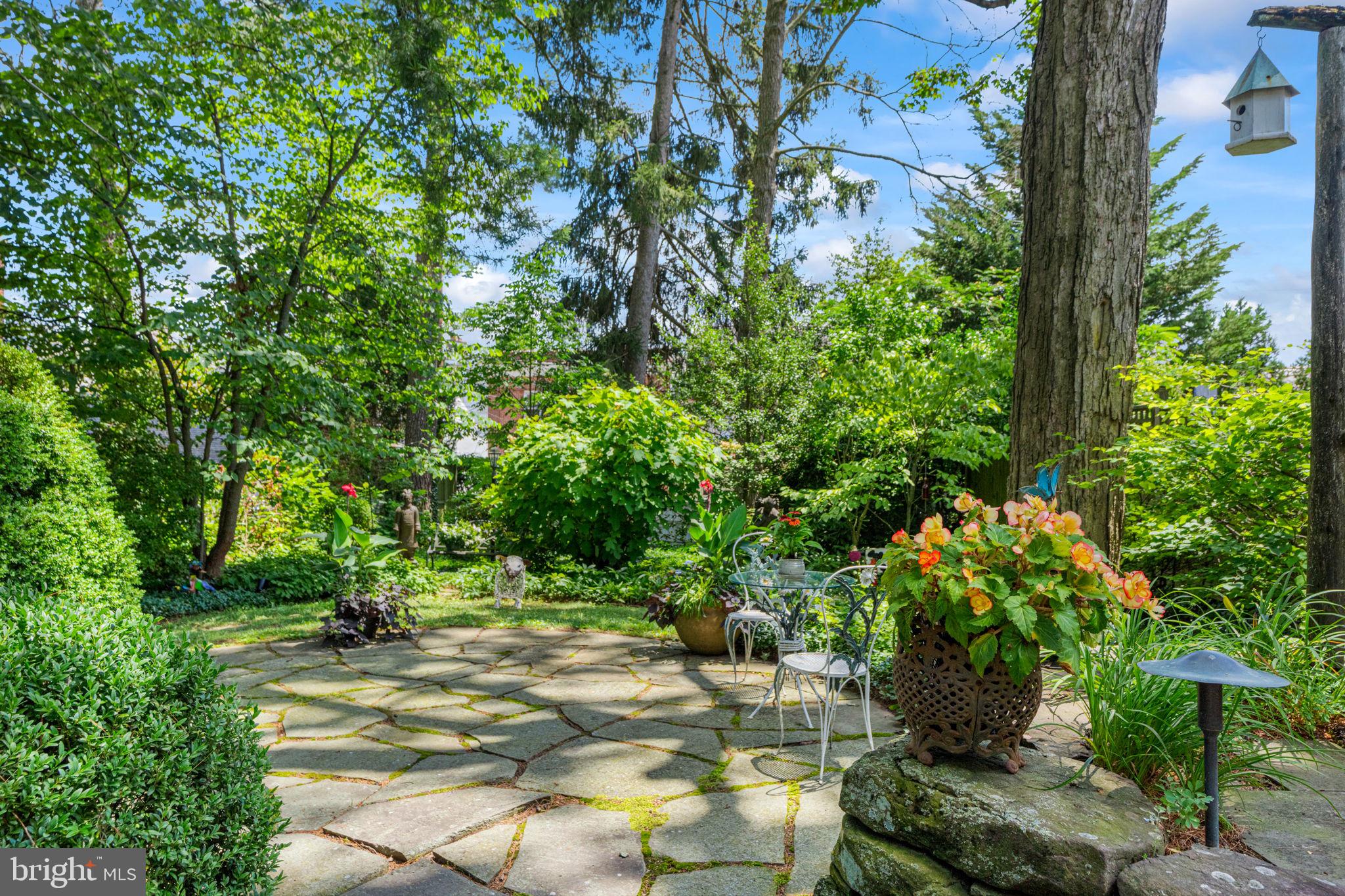 BARNES COURT CONDO - Residential