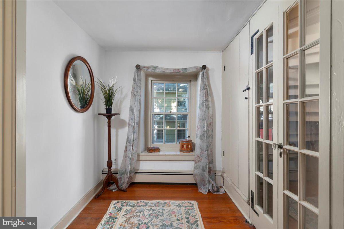 BARNES COURT CONDO - Residential