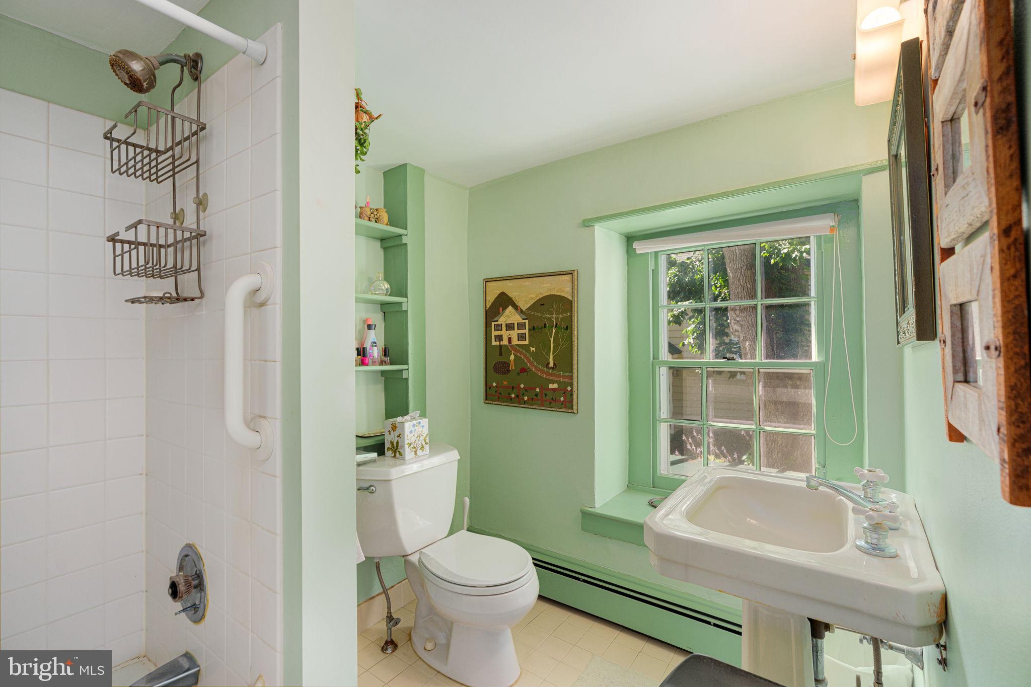 BARNES COURT CONDO - Residential