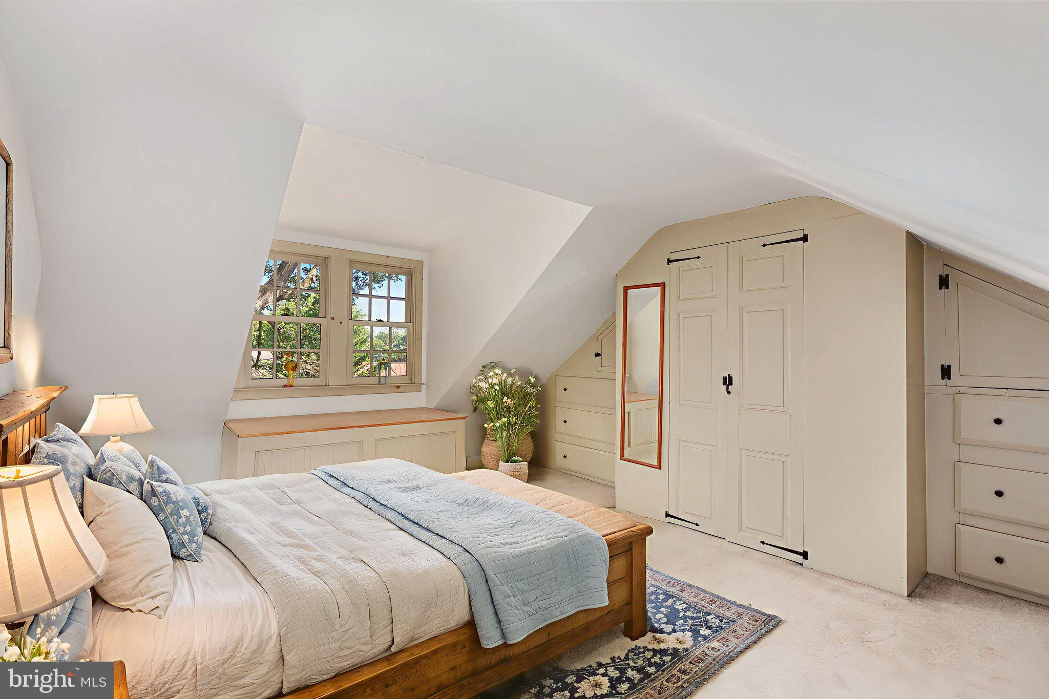 BARNES COURT CONDO - Residential