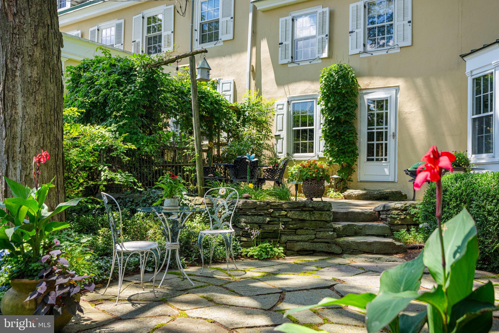 1 BARNES COURT