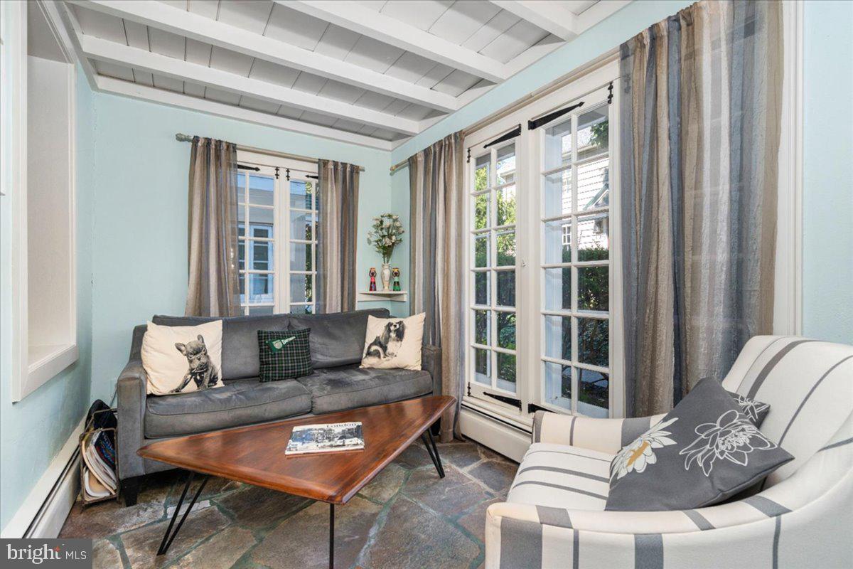 BARNES COURT CONDO - Residential