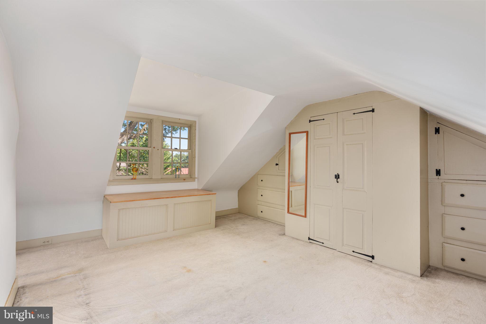 BARNES COURT CONDO - Residential