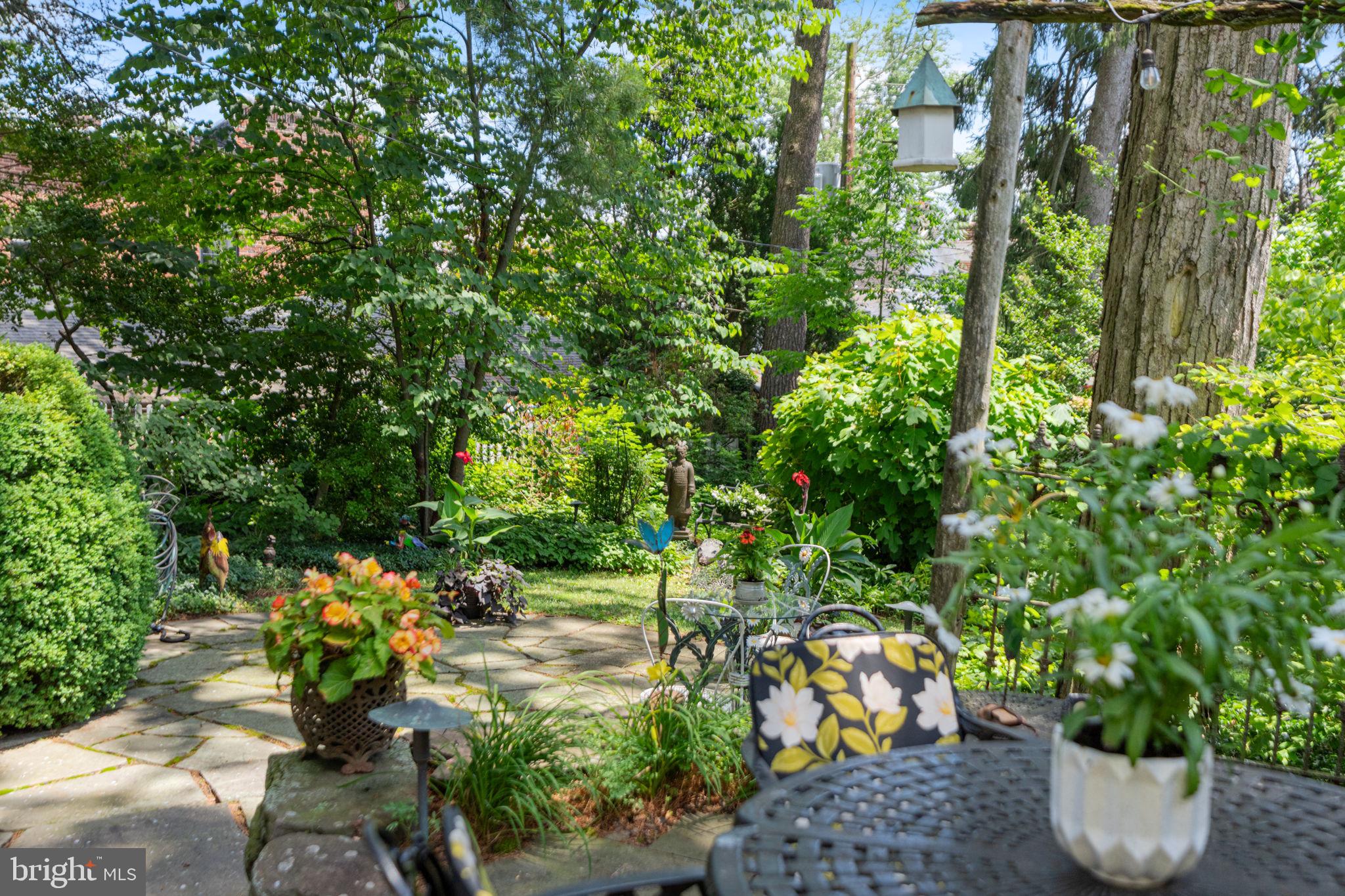 BARNES COURT CONDO - Residential