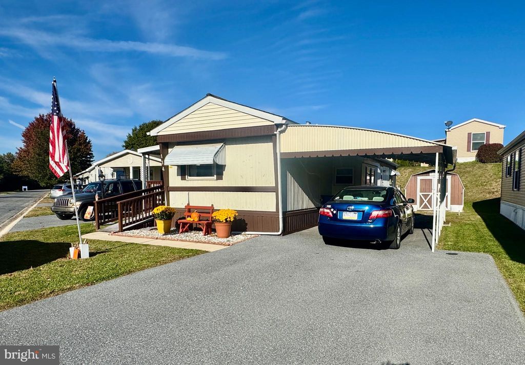 Photo of 114 Ridgewood Manor, MANHEIM, PA 17545 (MLS # PALA2078680)