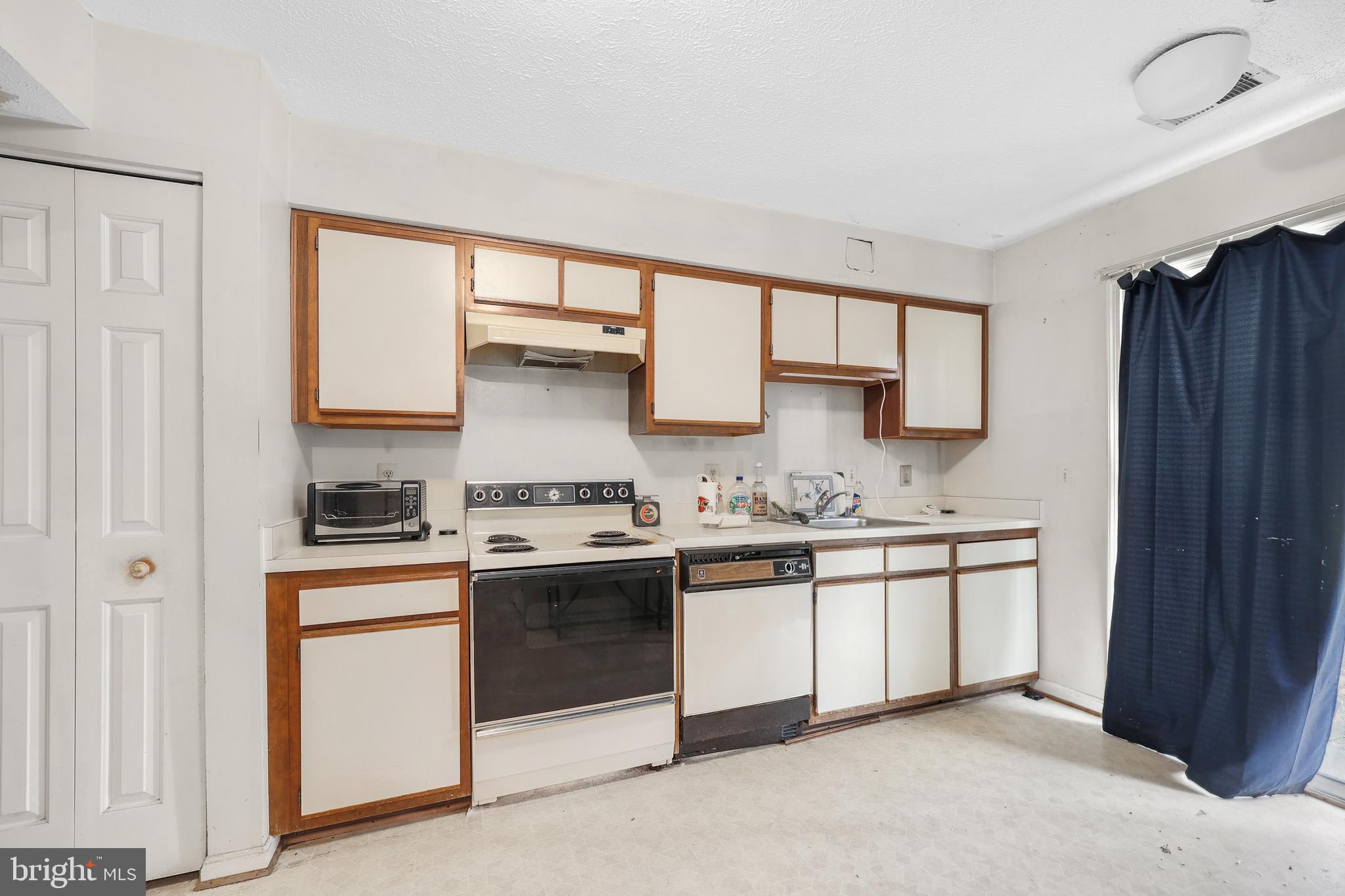 14004 GRUMBLE JONES COURT D