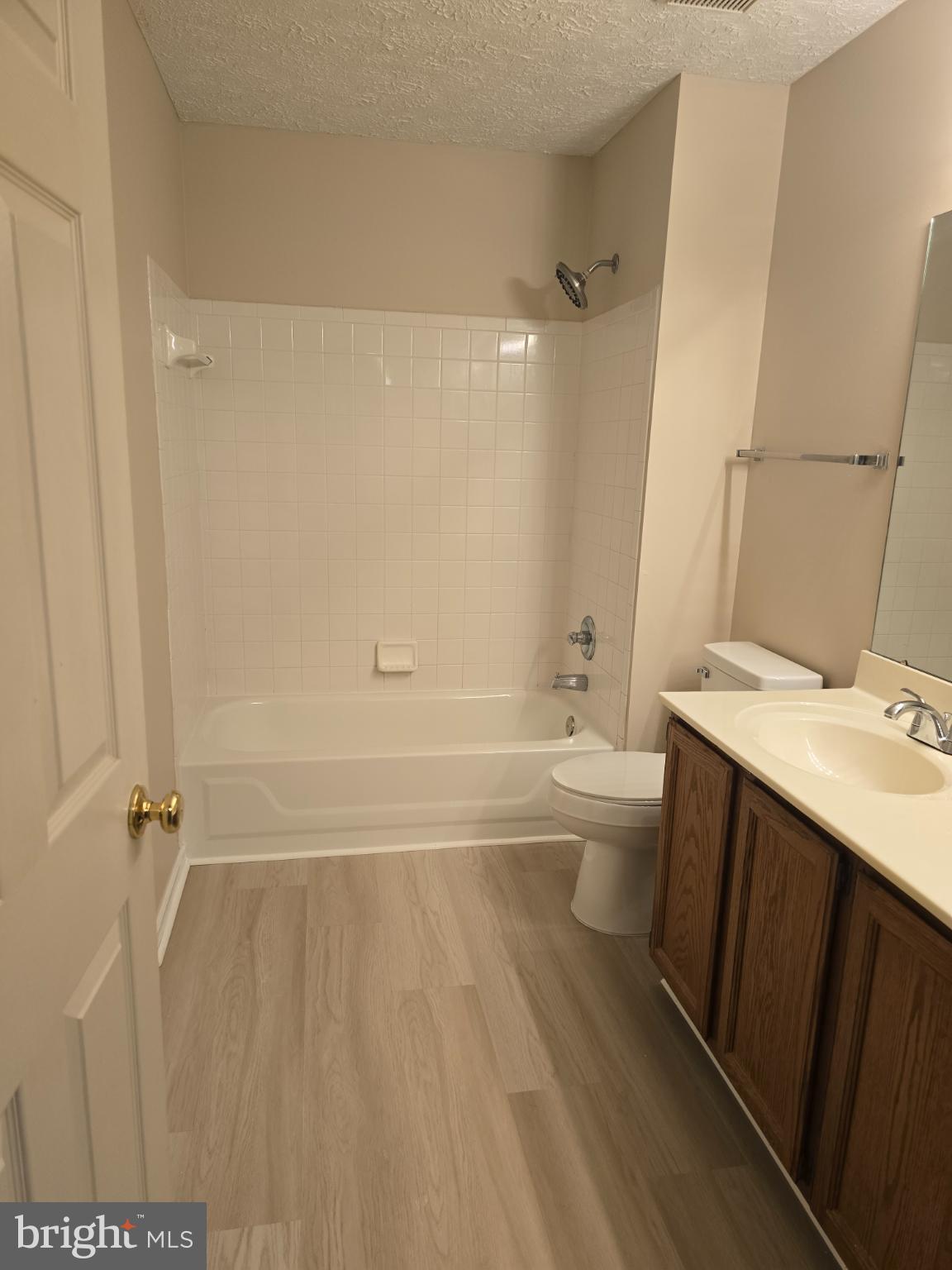 STUART MECHANIC - Residential Lease