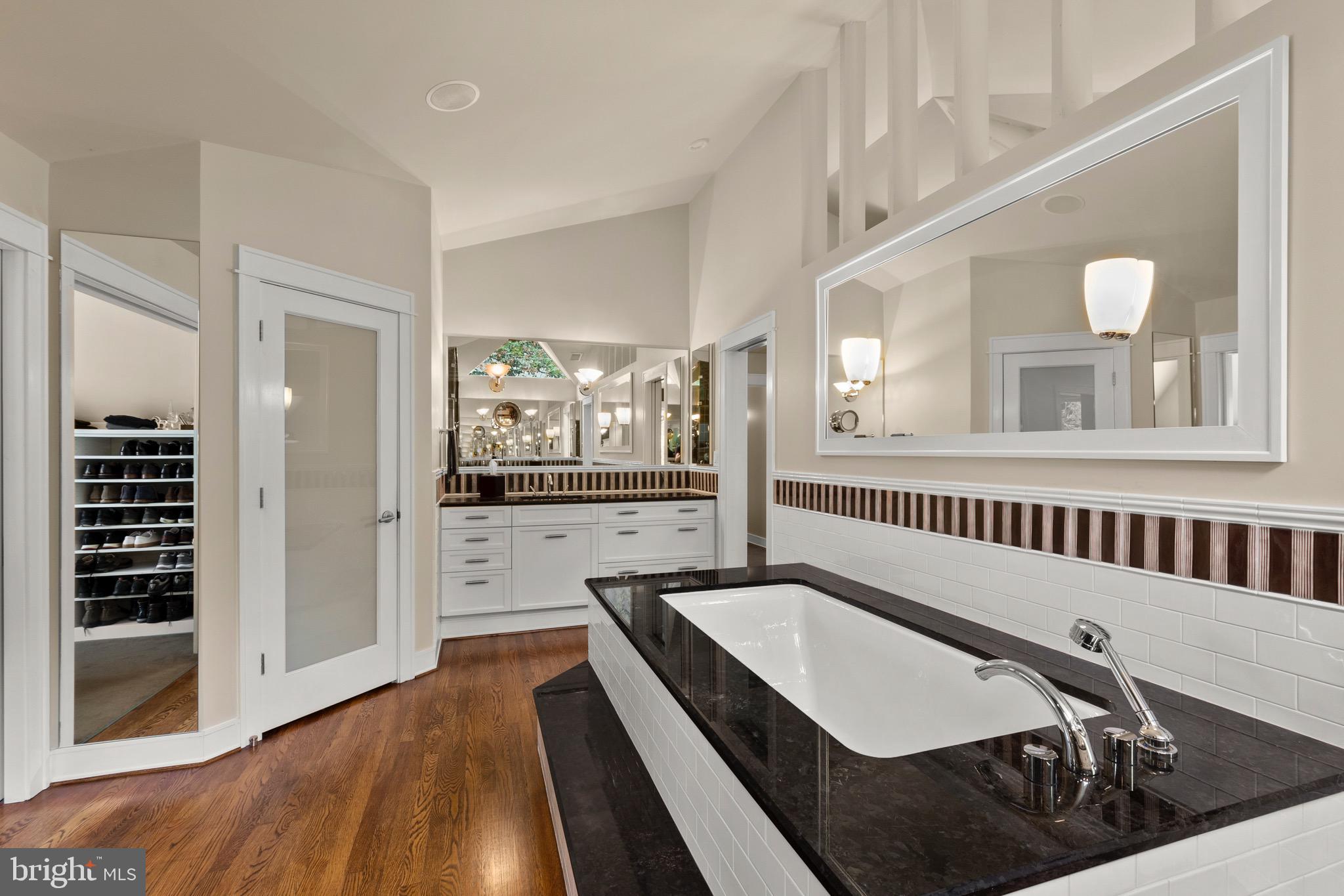 THE PALISADES - Residential