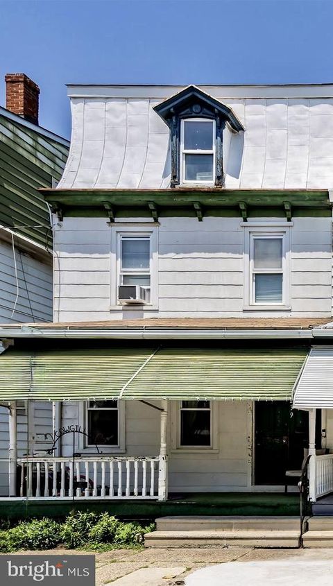 Townhouse For Sale - 239 Conover Street<br/> BURLINGTON, NJ 08016