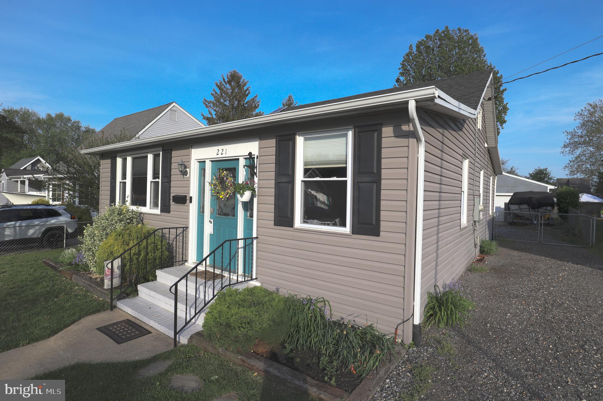 RIVIERA BEACH - Residential