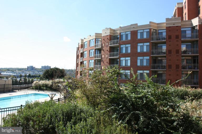 ECLIPSE ON CENTER PARK - Residential Lease