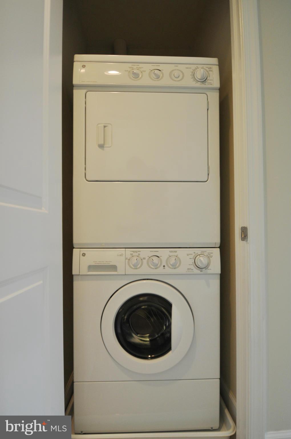 ECLIPSE ON CENTER PARK - Residential Lease