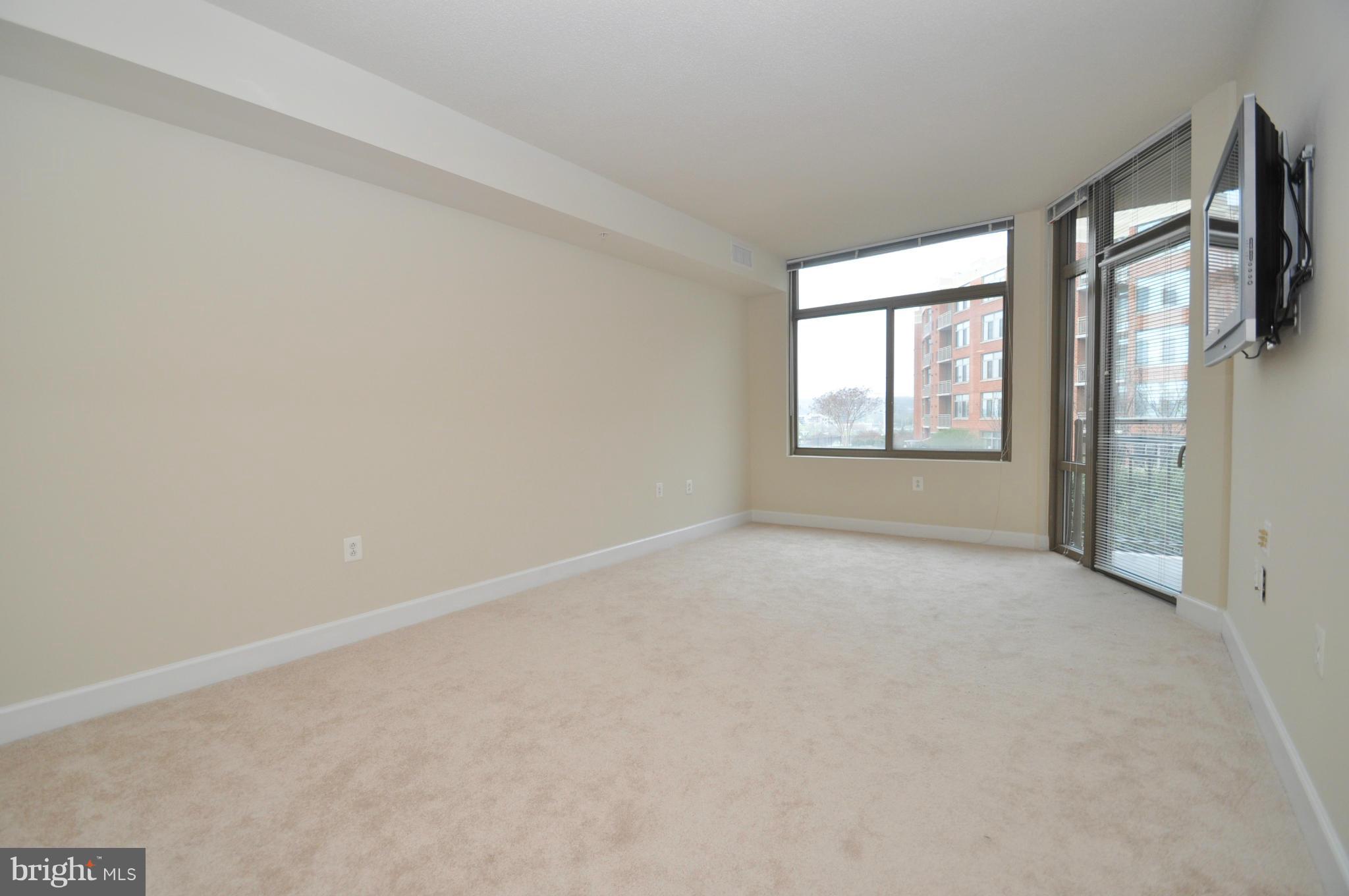 ECLIPSE ON CENTER PARK - Residential Lease