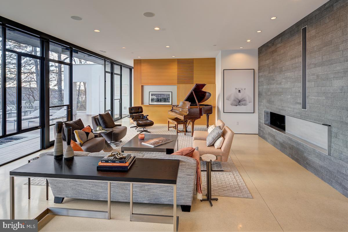 GLEN ECHO HEIGHTS - Residential