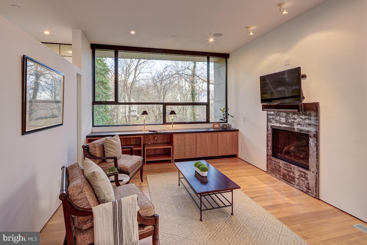 GLEN ECHO HEIGHTS - Residential