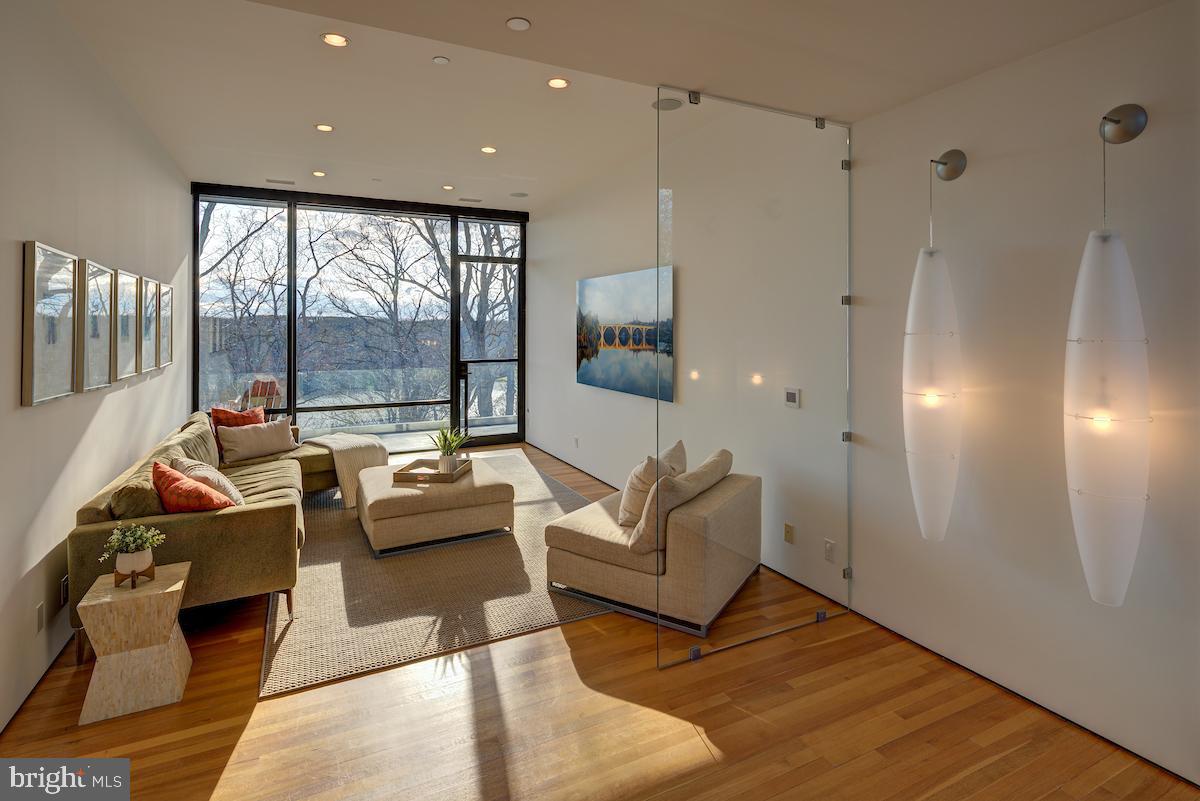 GLEN ECHO HEIGHTS - Residential