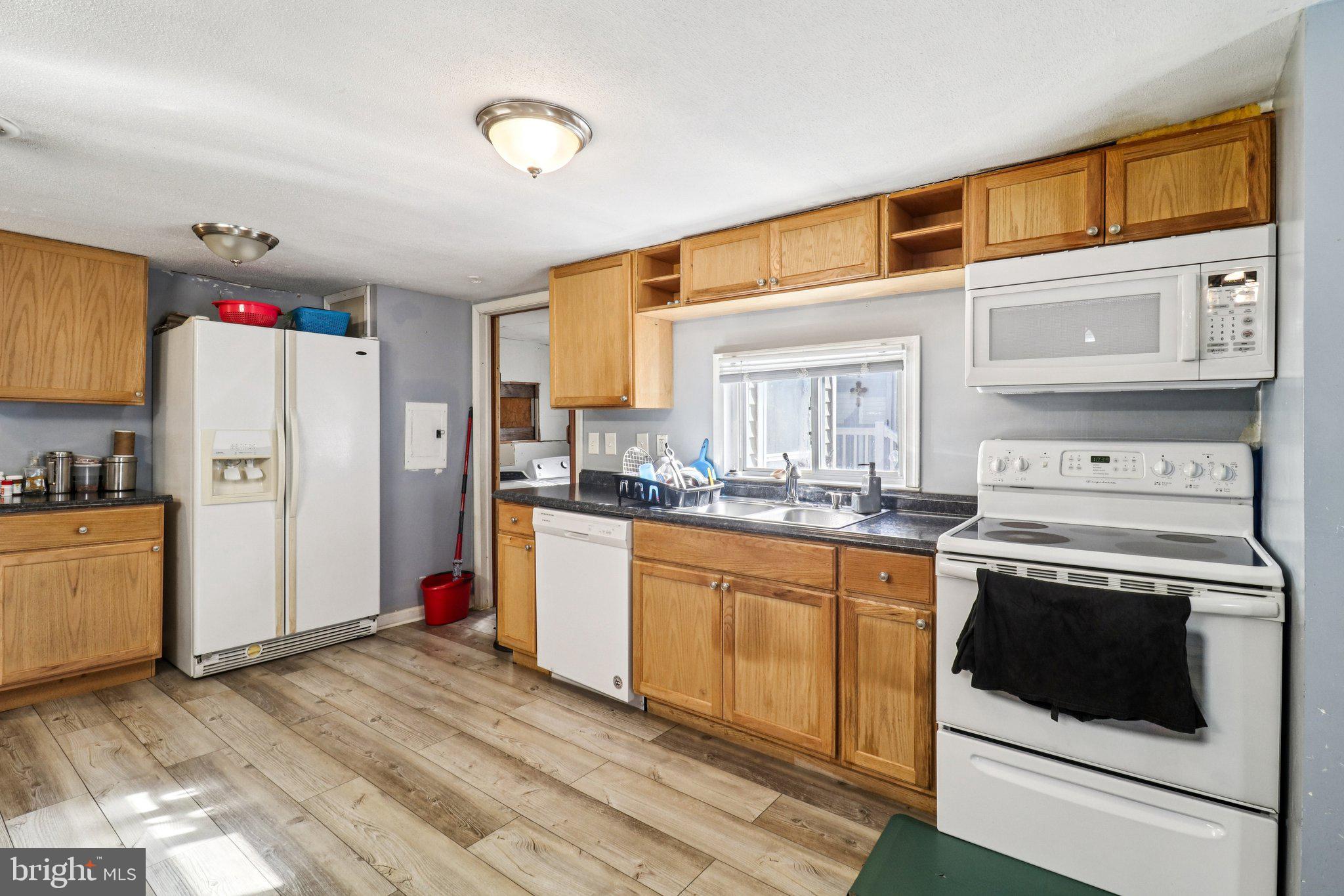 BOONES ESTATES - Residential