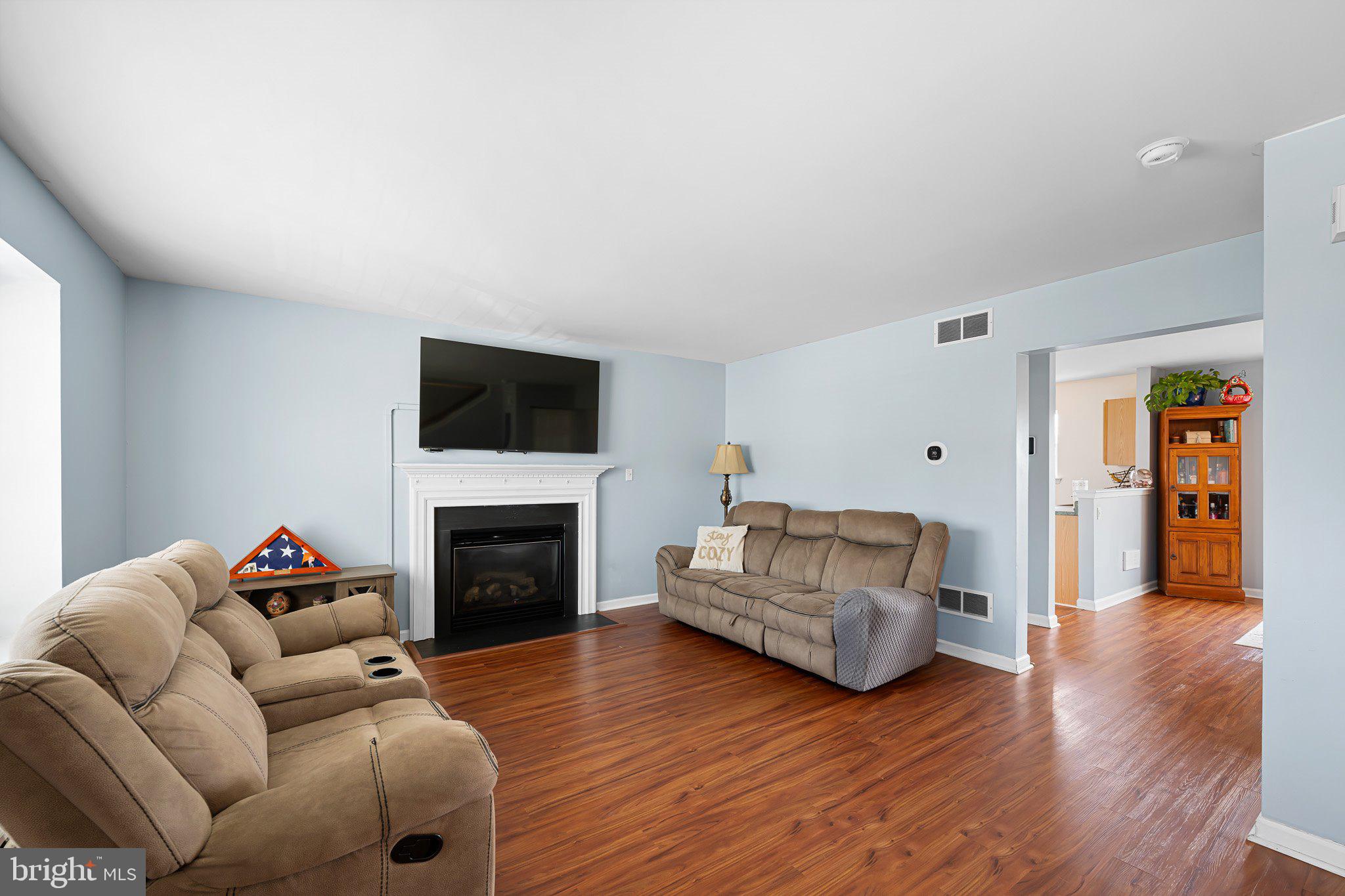 32 CARDINGTON COURT