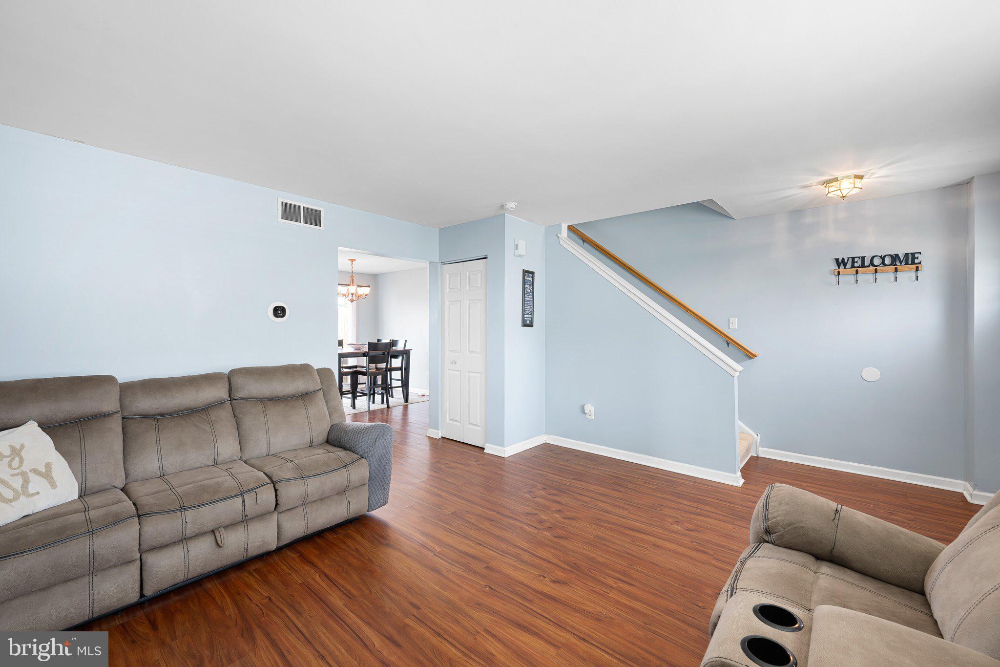 32 CARDINGTON COURT