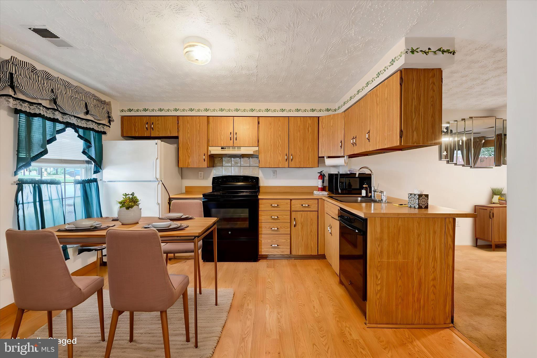1503 LODGE POLE COURT