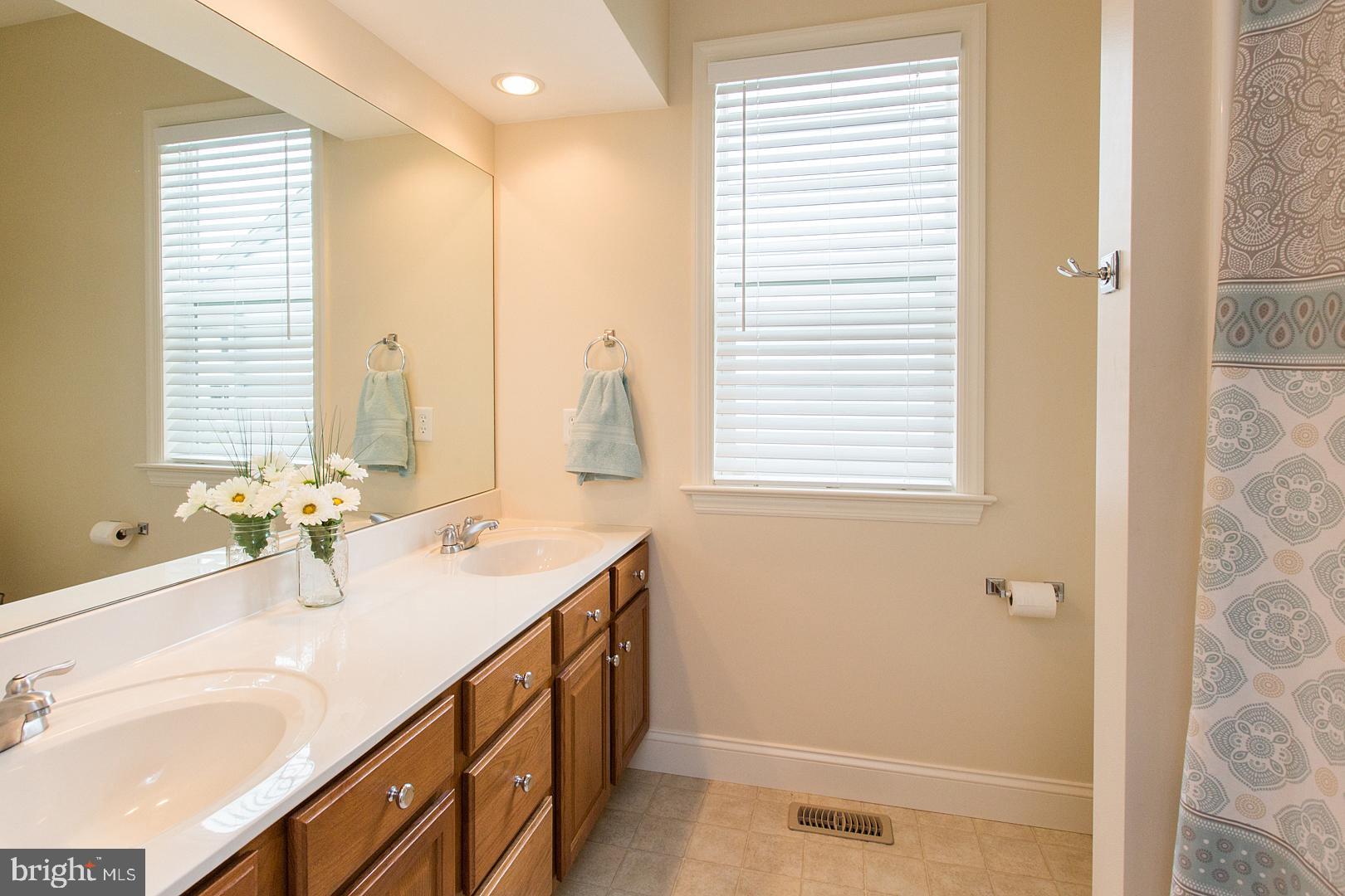 ELMCREST - Residential