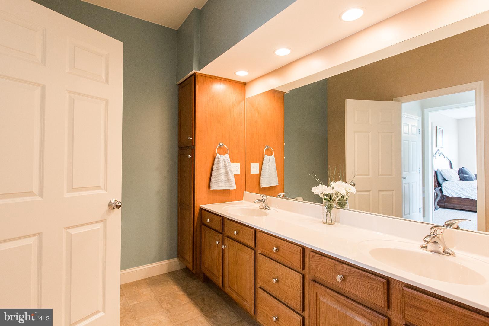 ELMCREST - Residential