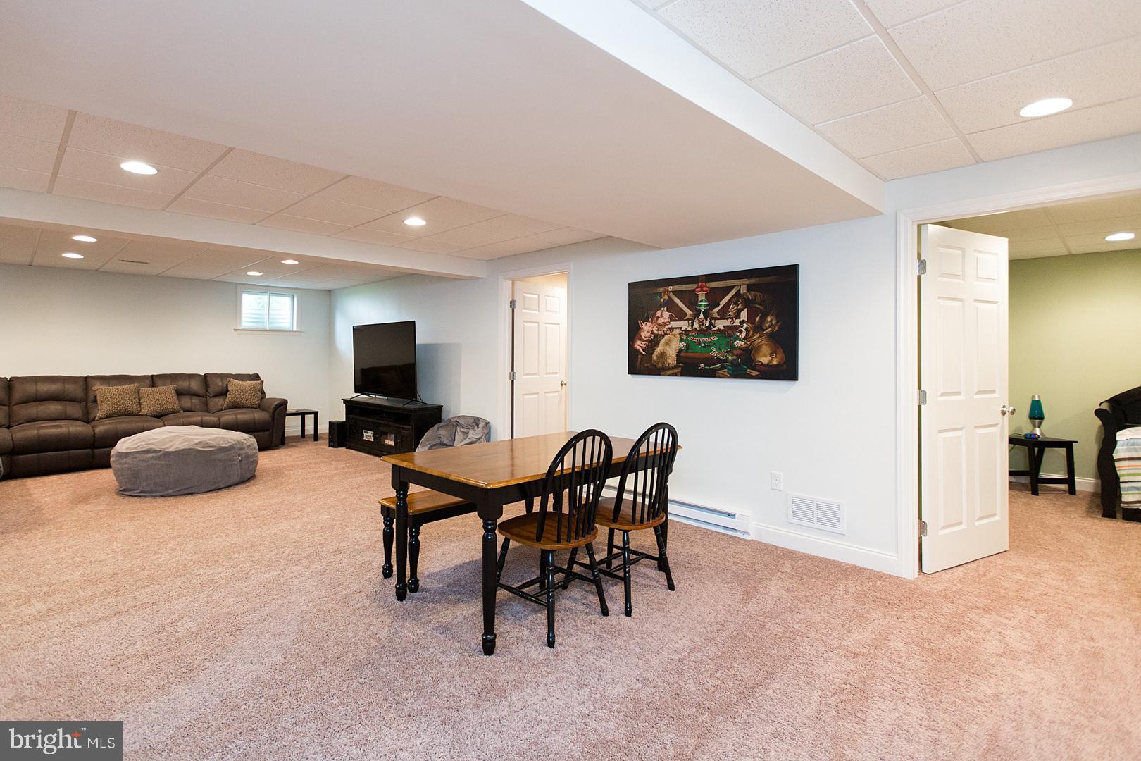 ELMCREST - Residential