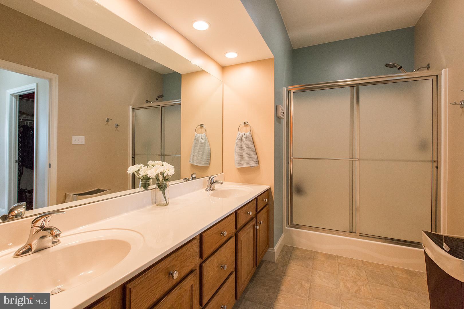 ELMCREST - Residential