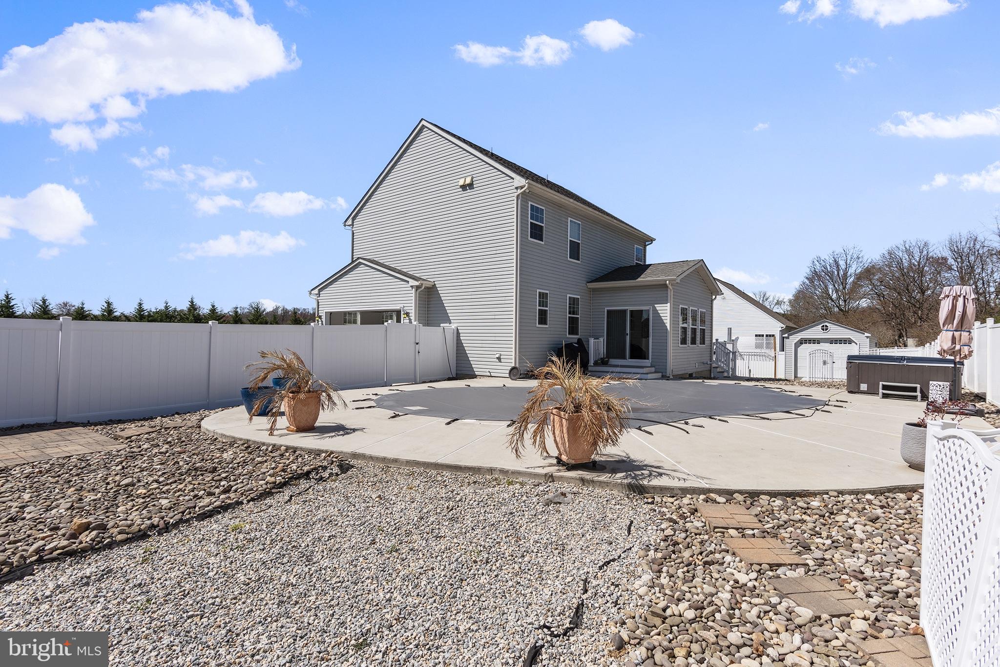 OLDFIELD ACRES - Residential