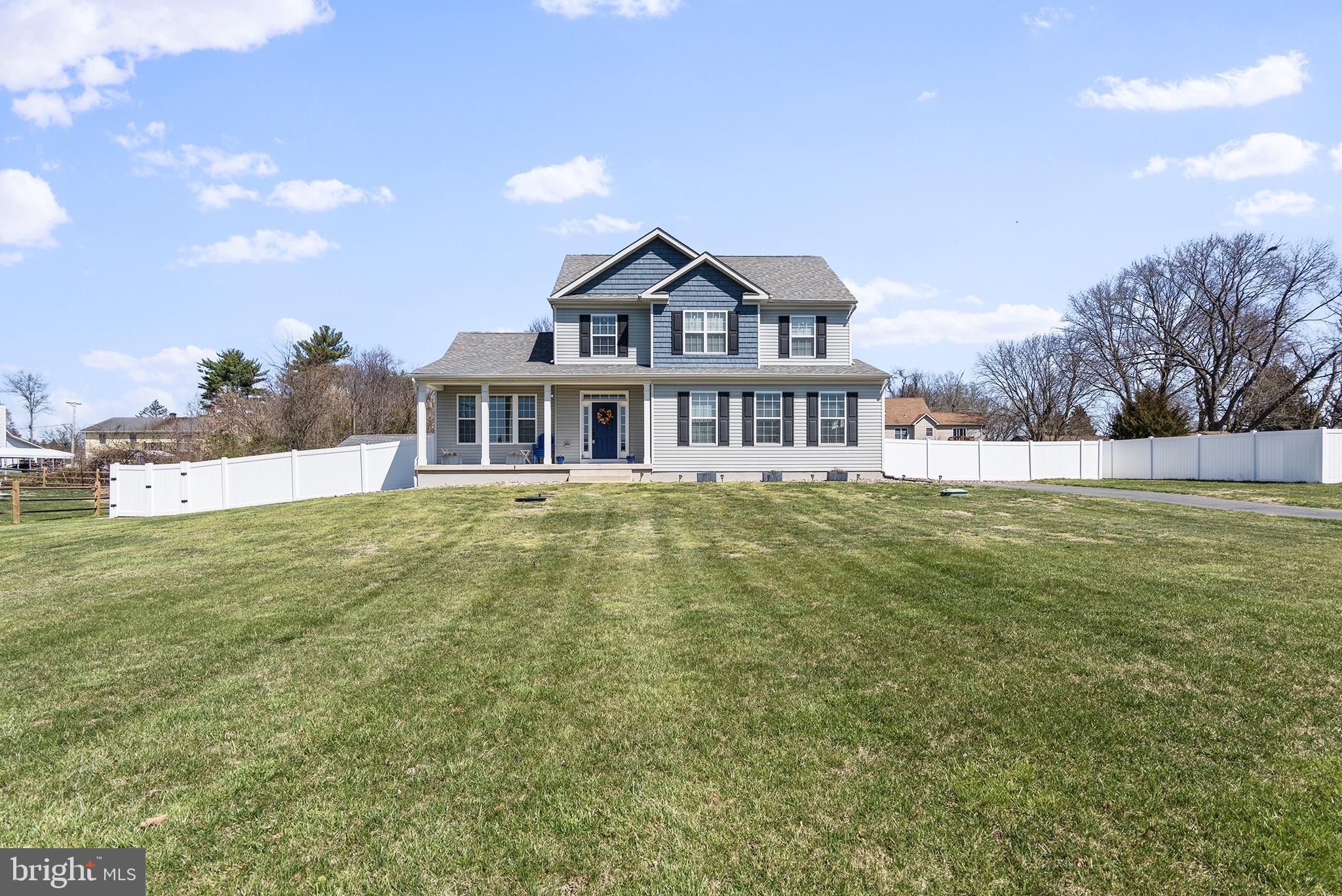 OLDFIELD ACRES - Residential