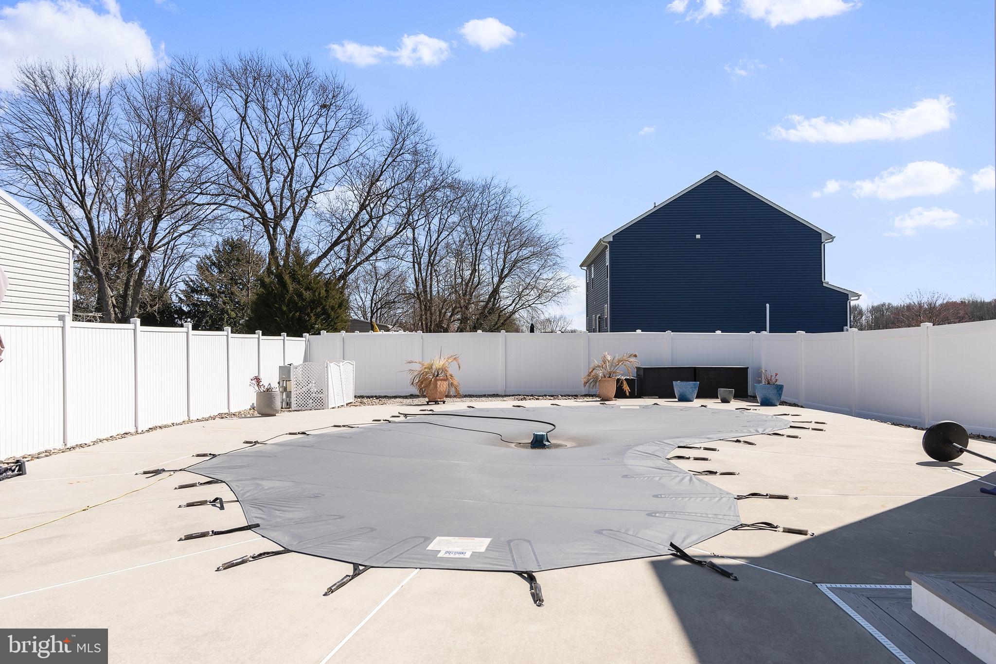 OLDFIELD ACRES - Residential