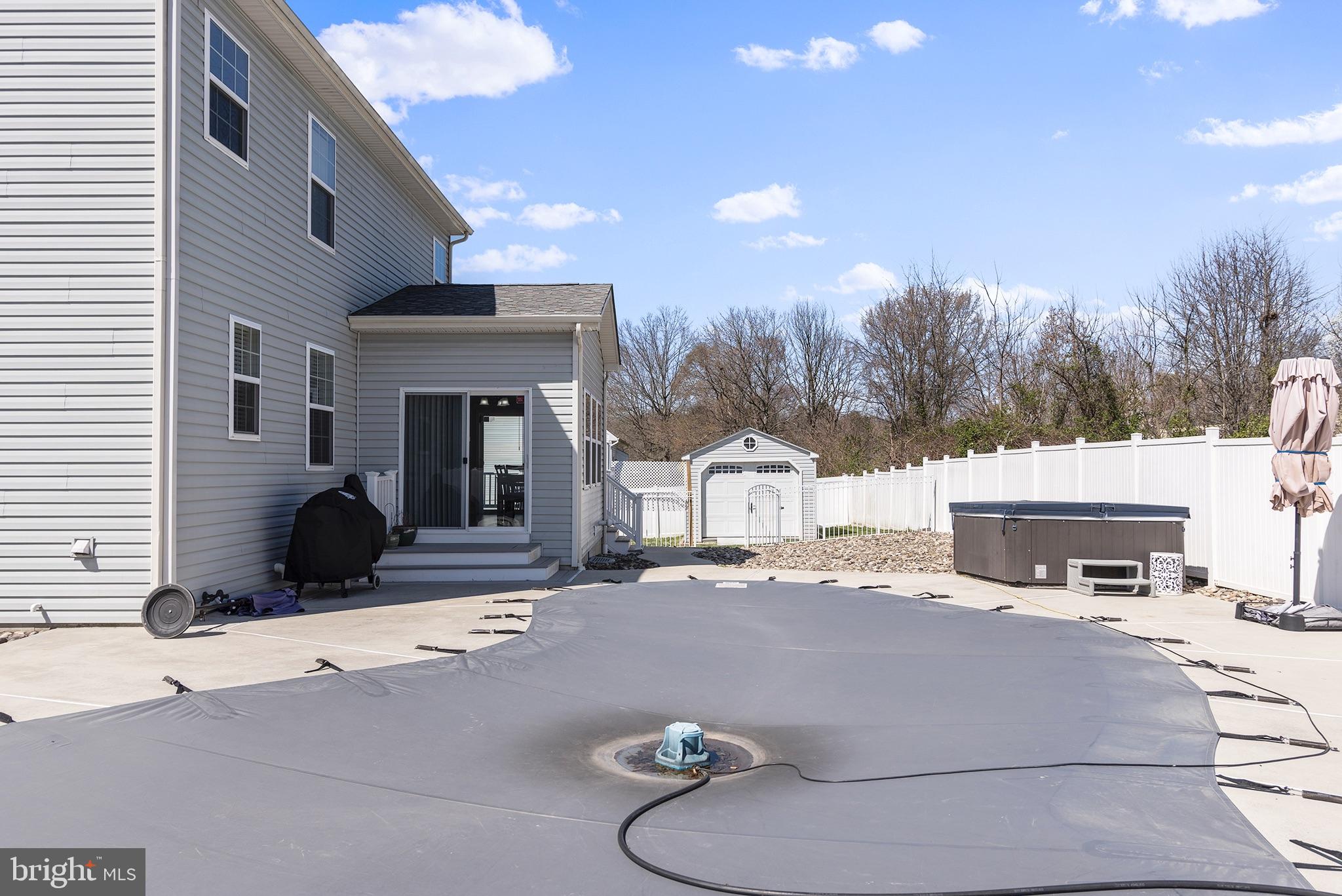 OLDFIELD ACRES - Residential